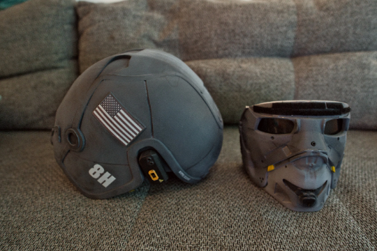 Ultimate Airsoft Helmet "ER-01" with removable facemask, powerful light module and active fans