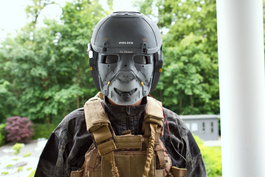 Ultimate Airsoft Helmet "ER-01" with removable facemask, powerful light module and active fans